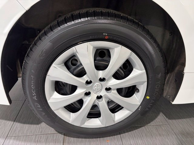 Used 2024 Toyota Corolla LE FWD image 24