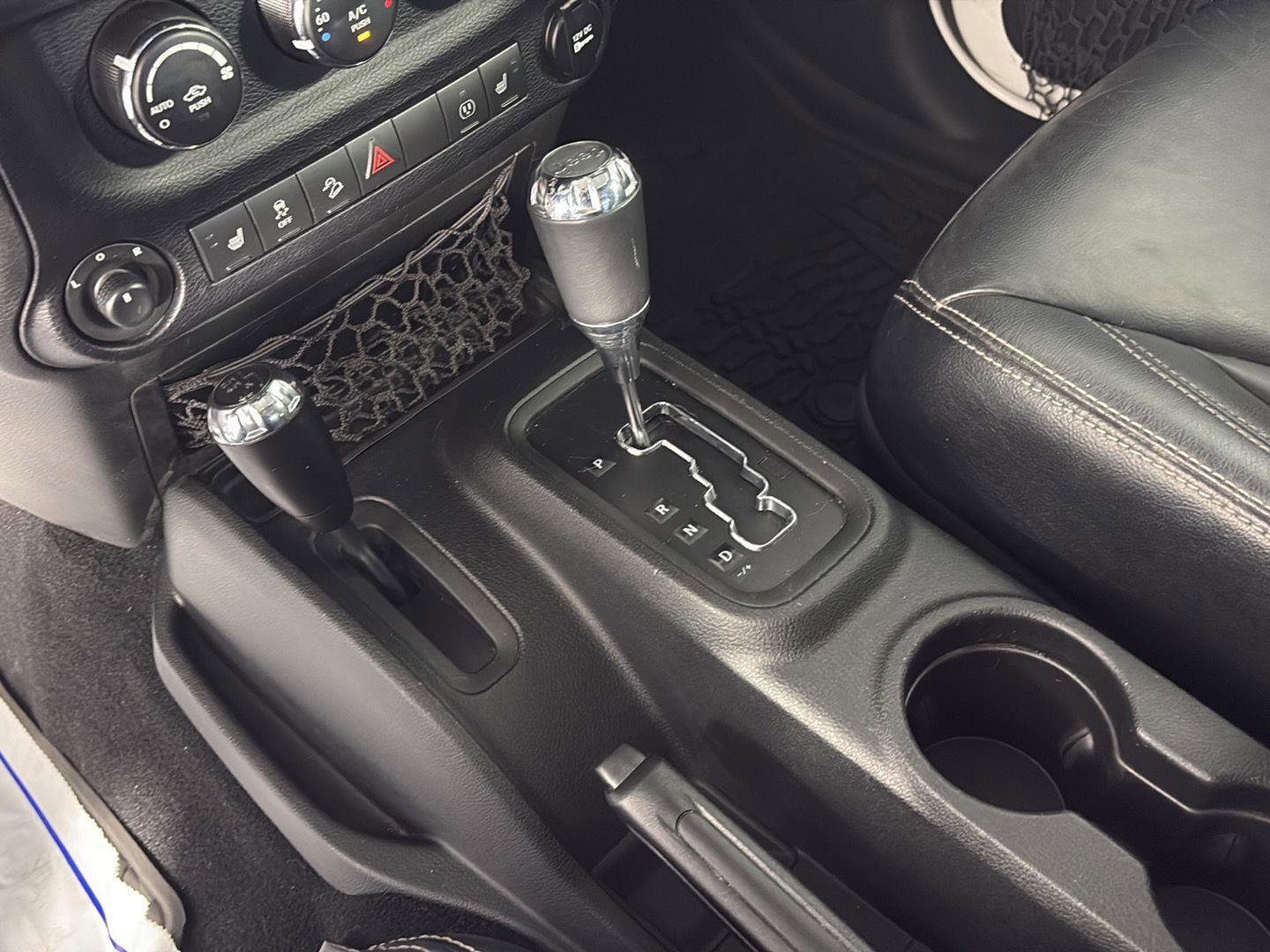 Used 2017 Jeep Wrangler Unlimited Rubicon AWD/4WD image 32