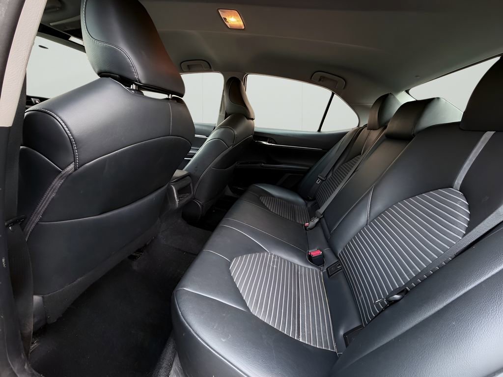 Used 2019 Toyota Camry SE image 16