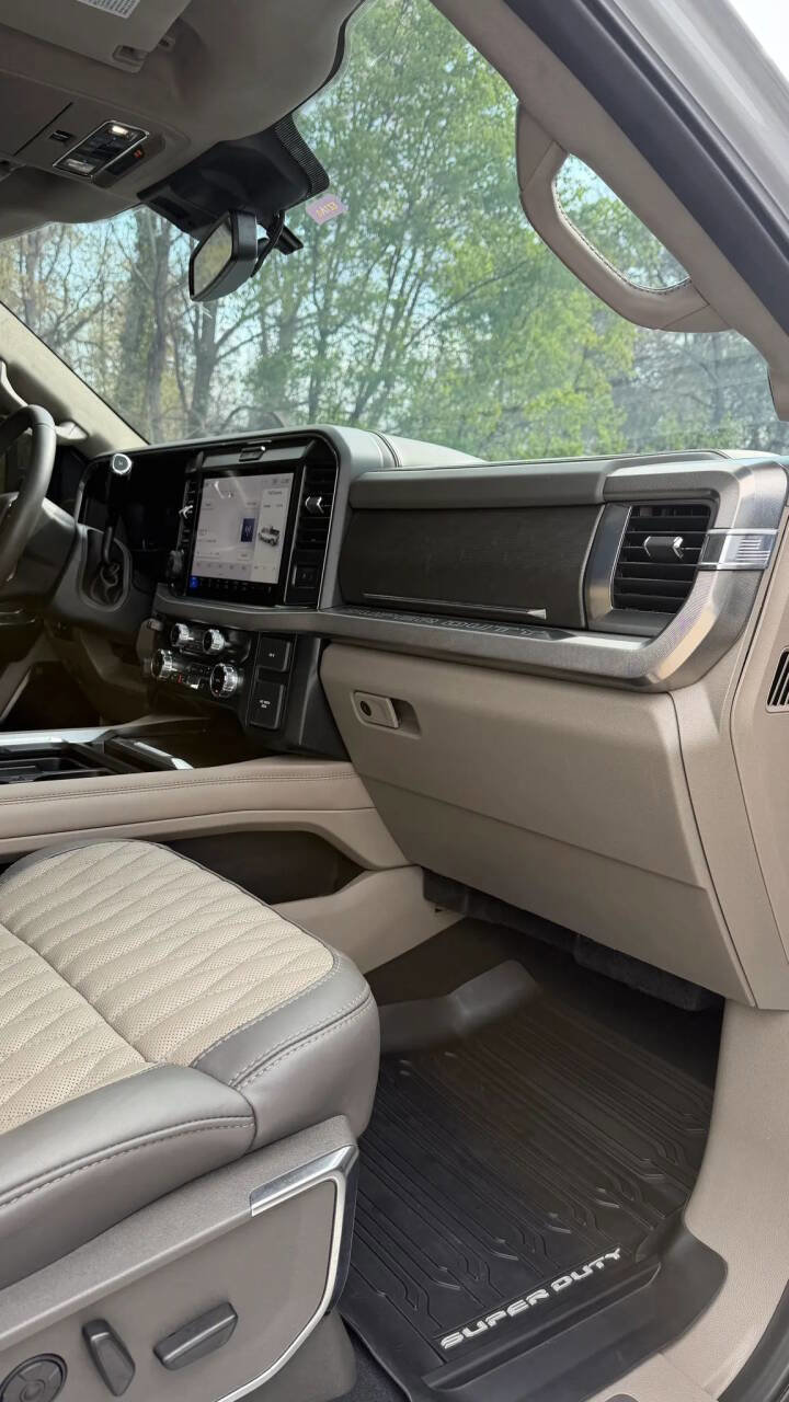 Used 2026 Ford F250 Platinum w/ Platinum Plus Package image 30