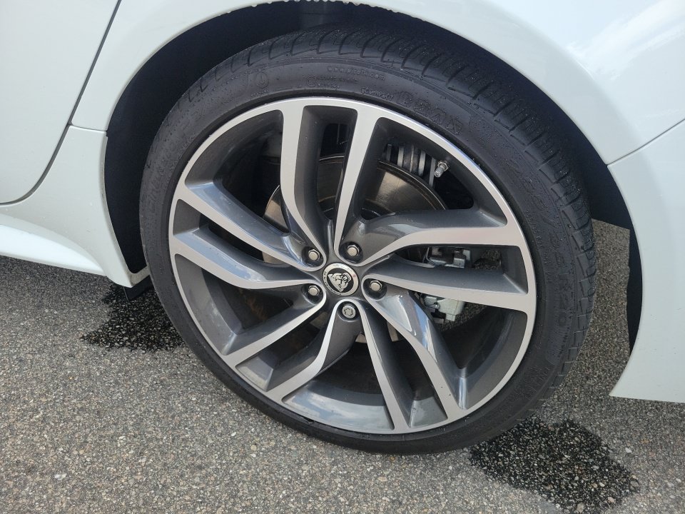 Used 2024 Jaguar XF R-Dynamic SE AWD/4WD image 22