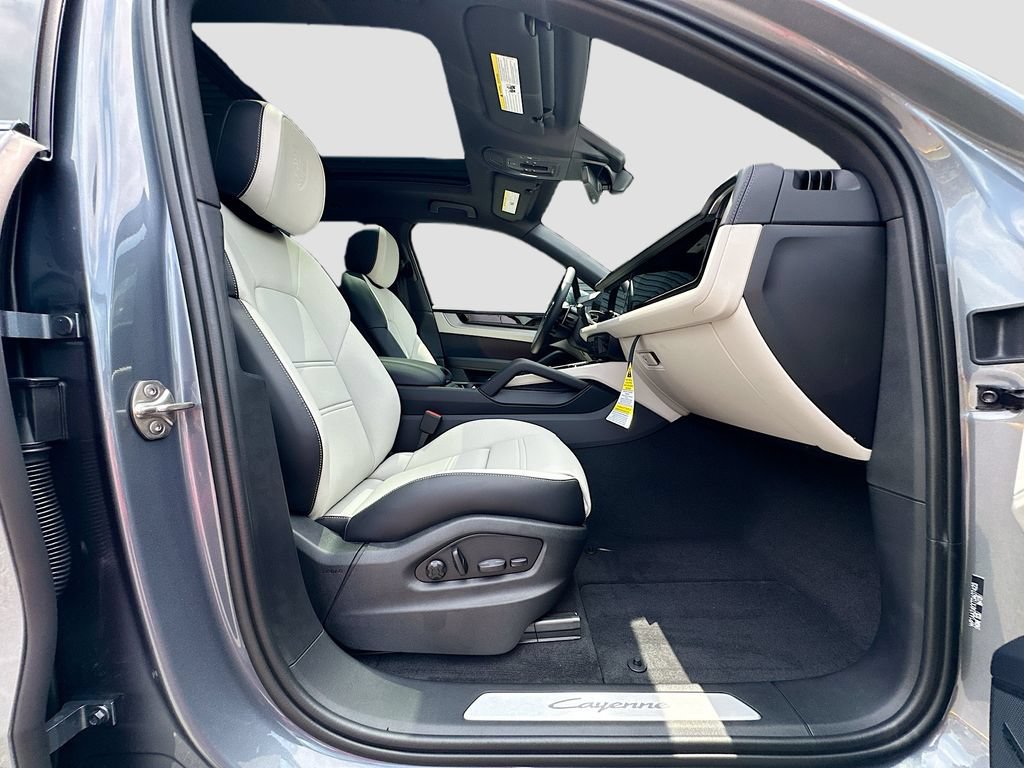 New 2026 Porsche Cayenne AWD/4WD image 30