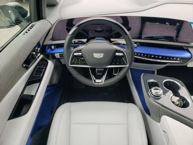 New 2026 Cadillac Optiq Luxury 1 image 14