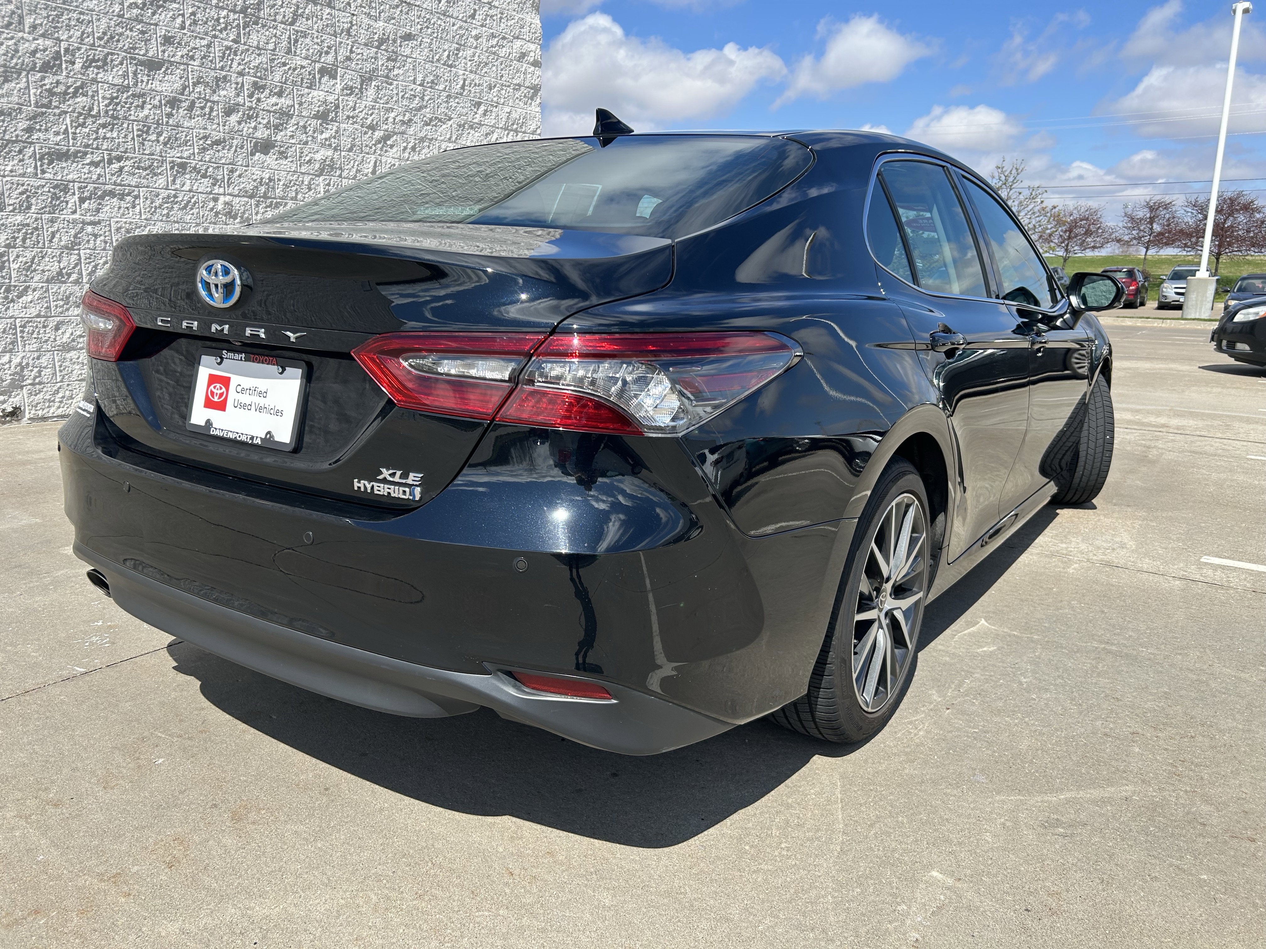 Certified 2022 Toyota Camry XLE w/ Navigation Upgrade Package image 6