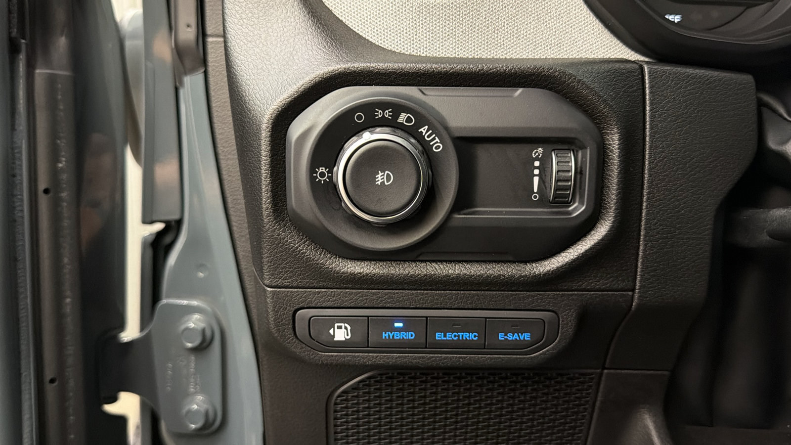 Used 2024 Jeep Wrangler Unlimited w/ Convenience Group AWD/4WD image 30
