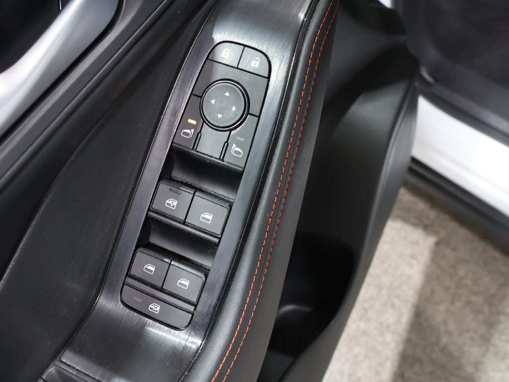 Used 2025 Nissan Rogue SV AWD/4WD image 15