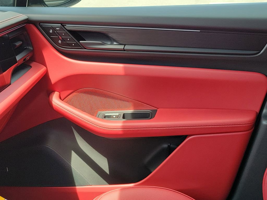 New 2026 Porsche Macan GTS Electric image 23