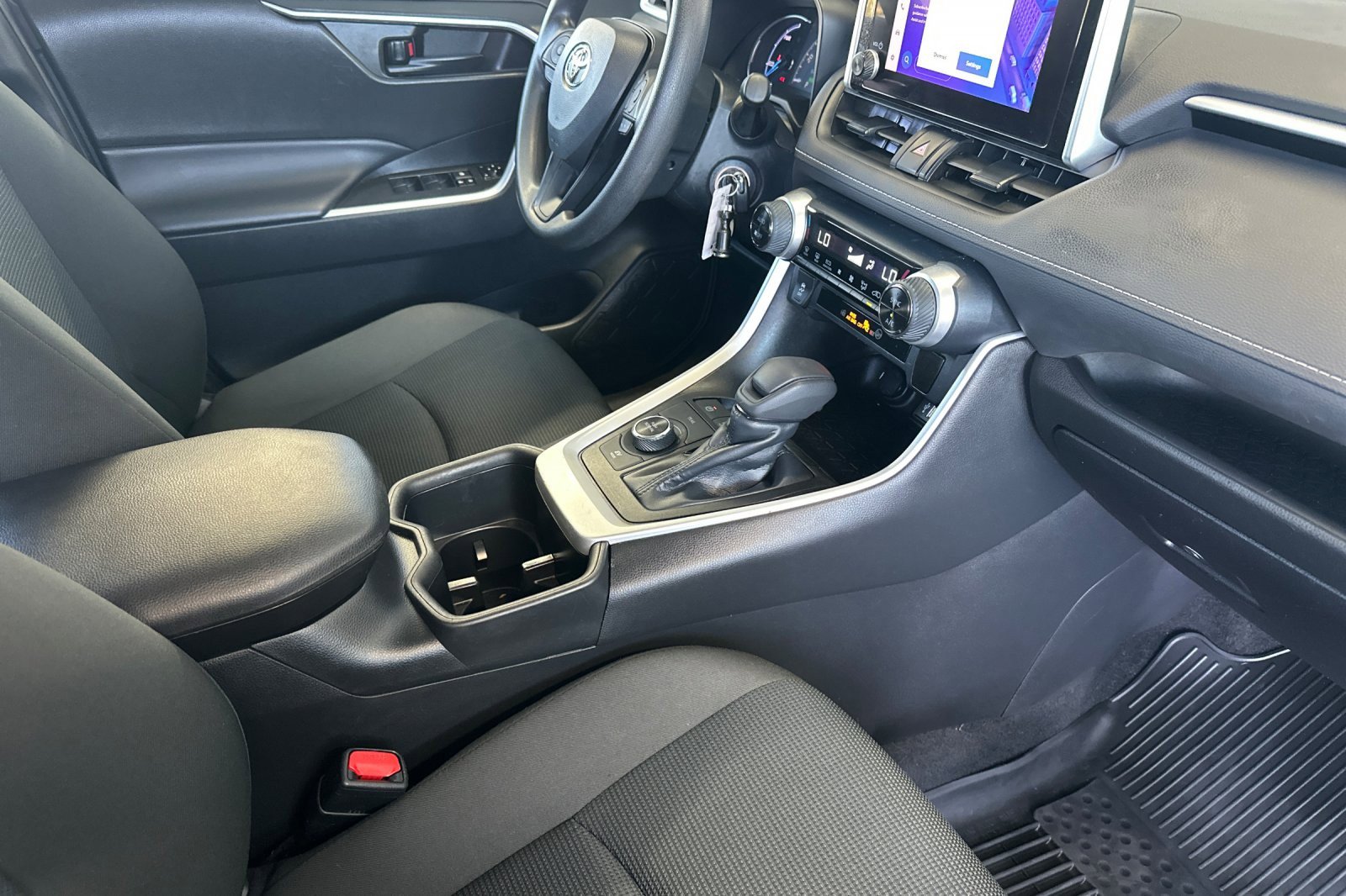 Used 2023 Toyota RAV4 LE image 15