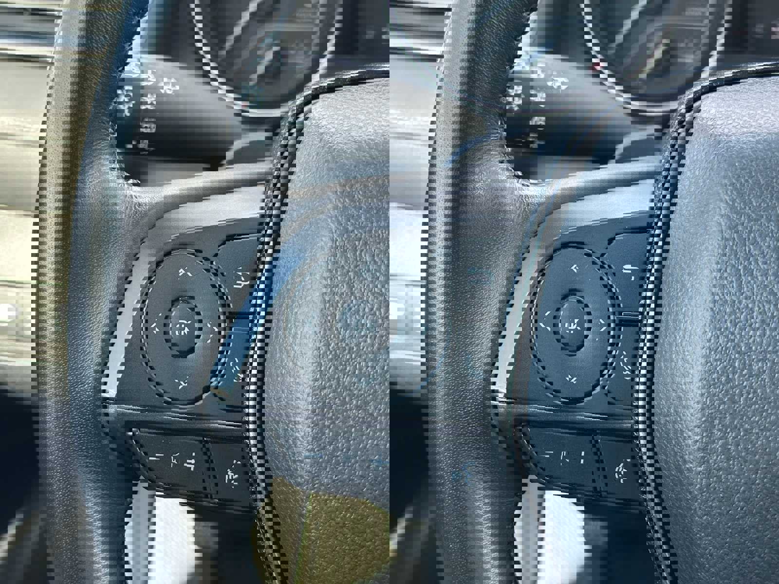 Used 2023 Toyota Camry SE image 29