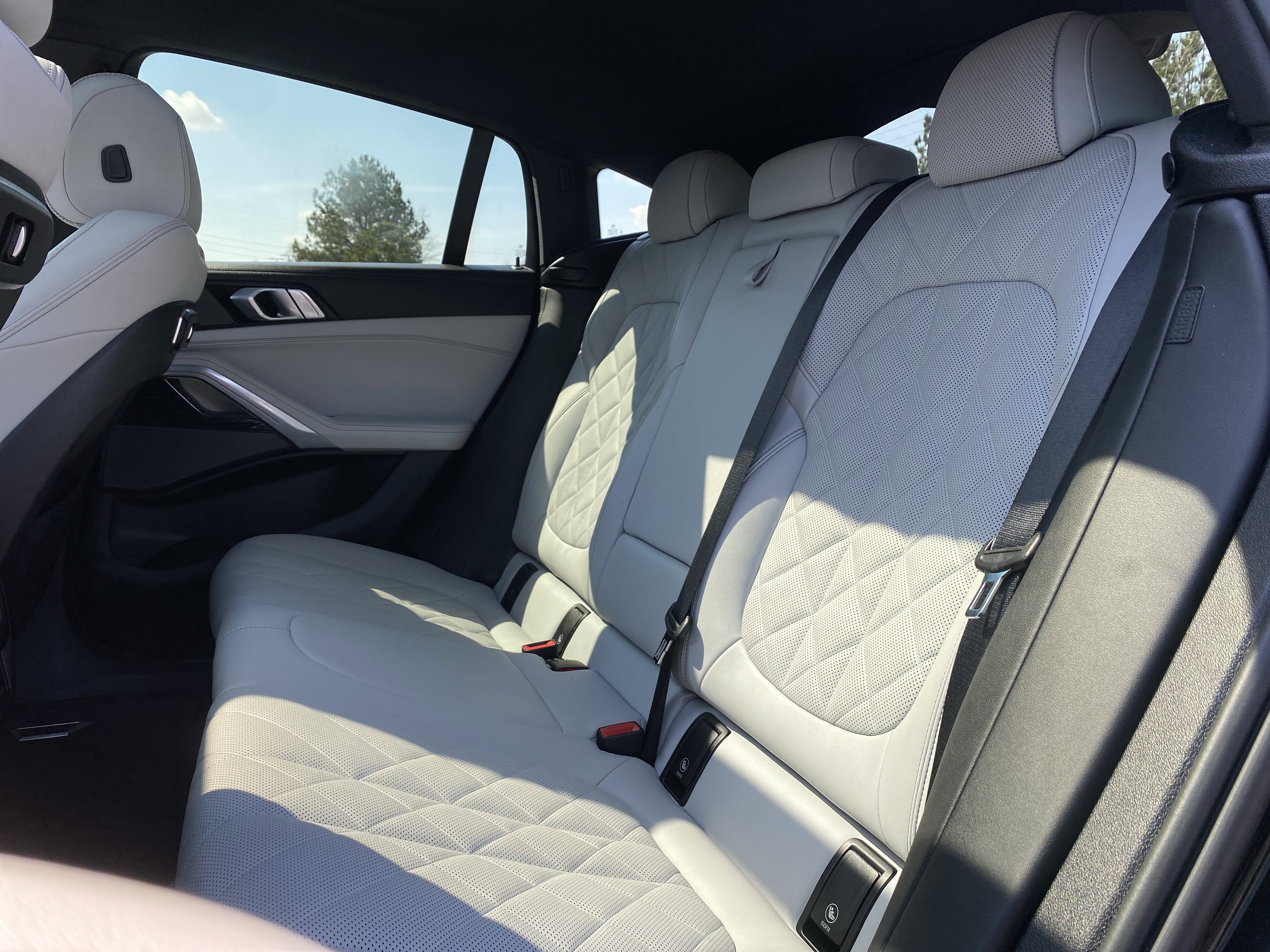 Used 2024 BMW X6 xDrive40i w/ M Sport Professional Package image 8