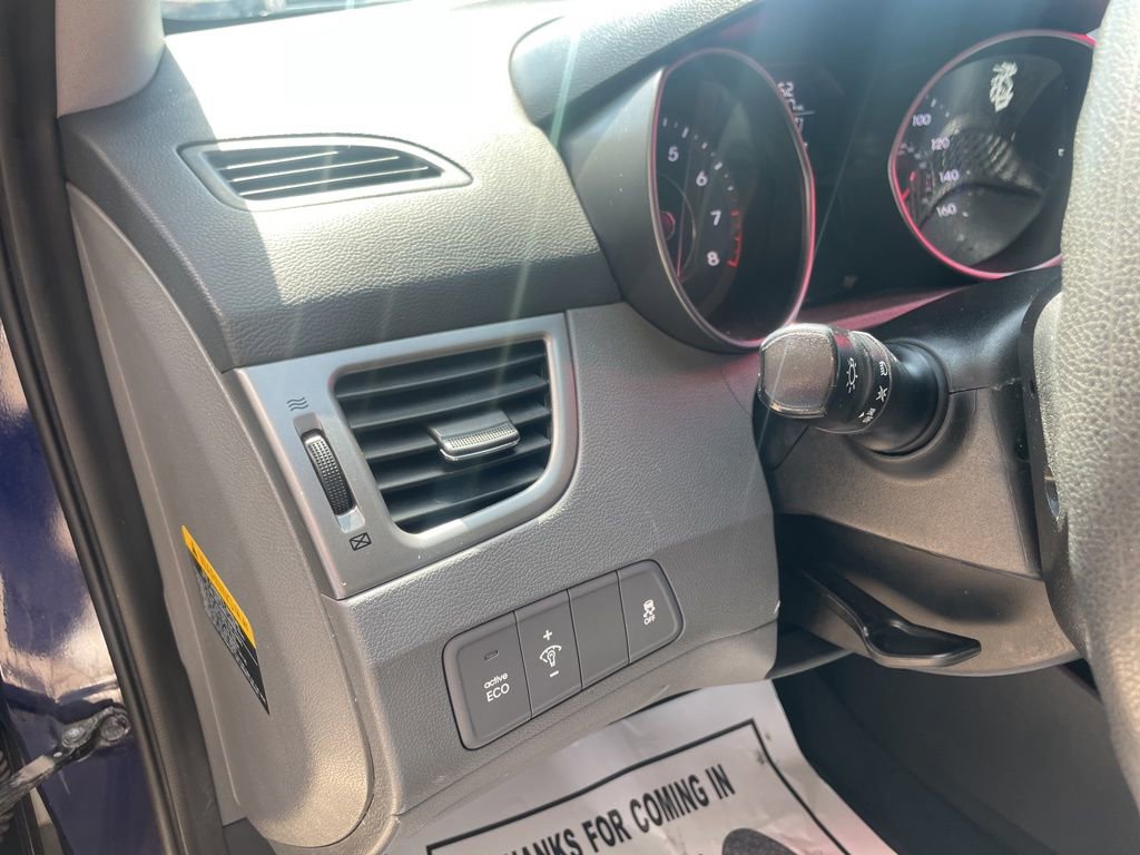 Used 2013 Hyundai Elantra GLS FWD image 29