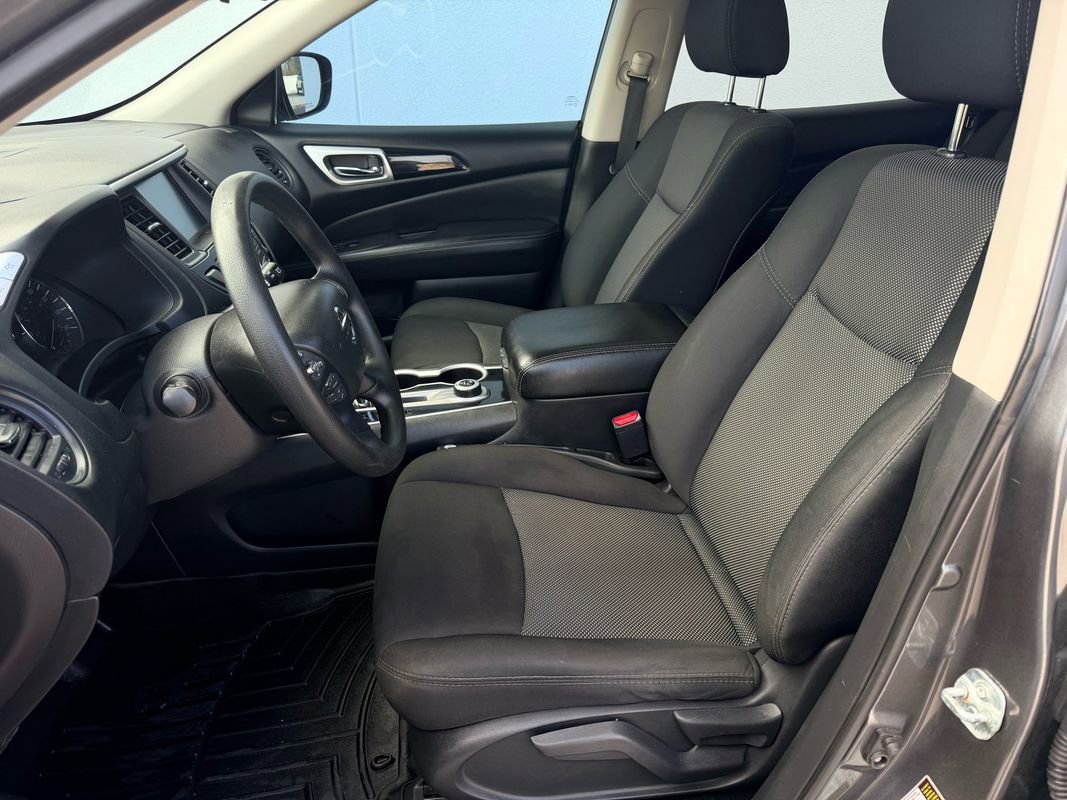 Used 2018 Nissan Pathfinder S image 11