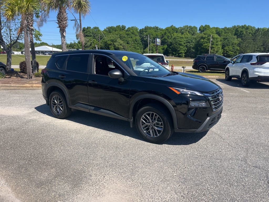 Used 2024 Nissan Rogue S video 1