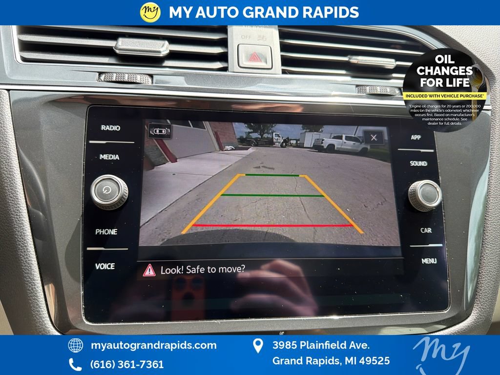 Used 2022 Volkswagen Tiguan SE AWD/4WD image 22
