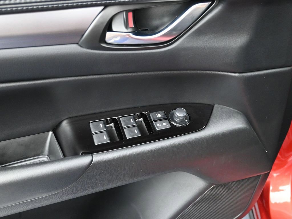 Used 2021 MAZDA CX-5 Touring image 11