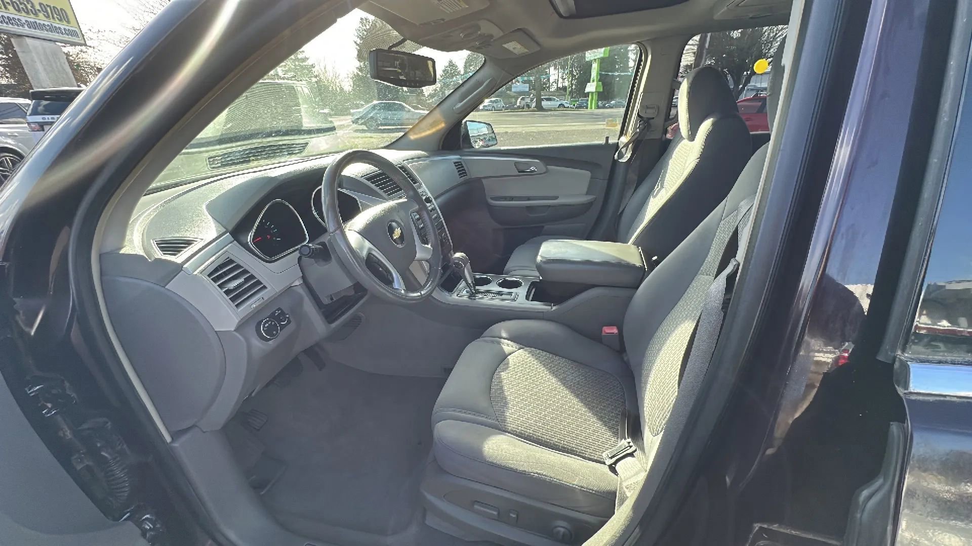 Used 2009 Chevrolet Traverse LT image 8