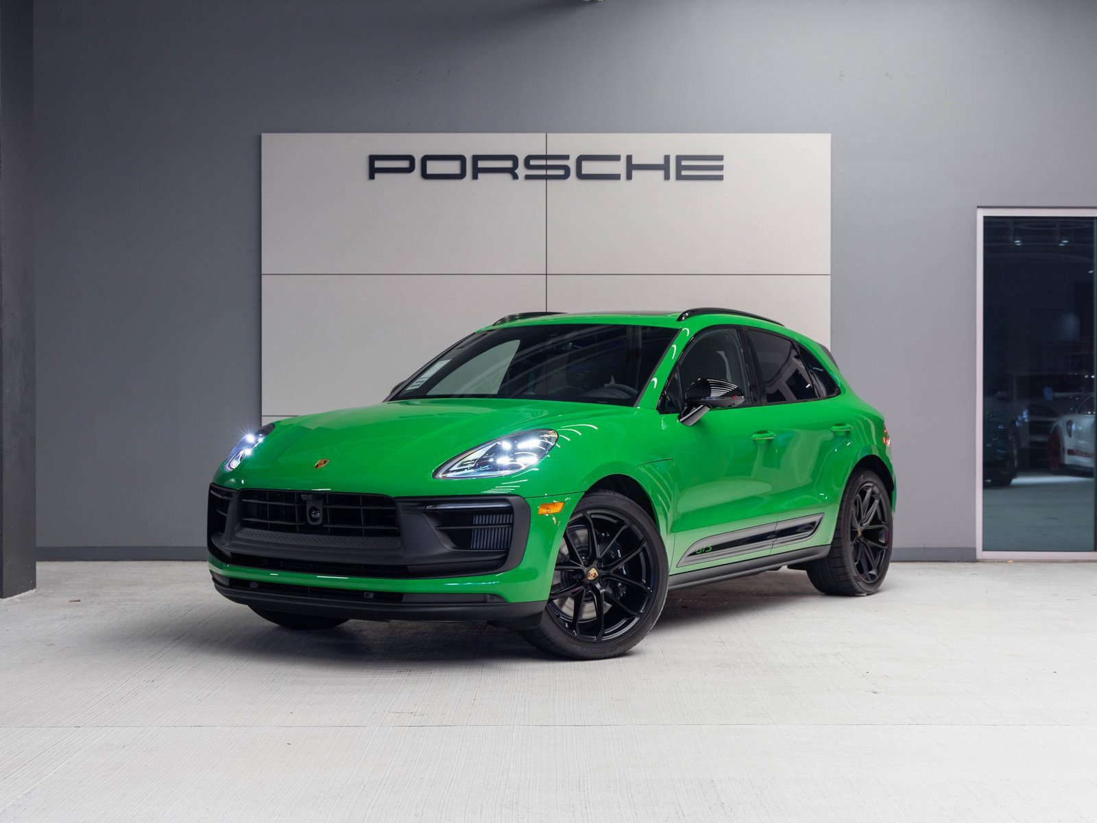 New 2026 Porsche Macan GTS image 1