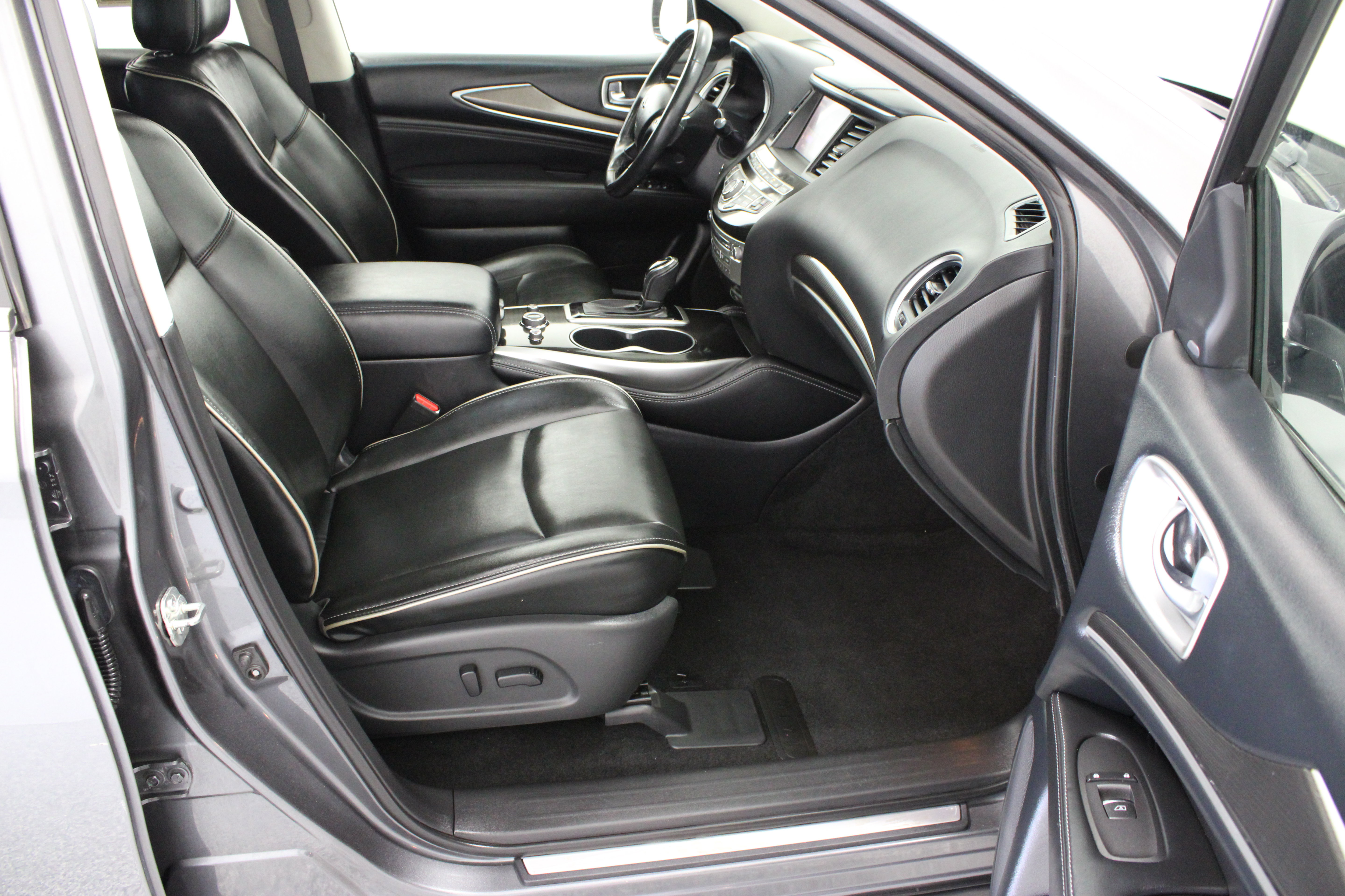 Used 2019 INFINITI QX60 Pure AWD/4WD image 41