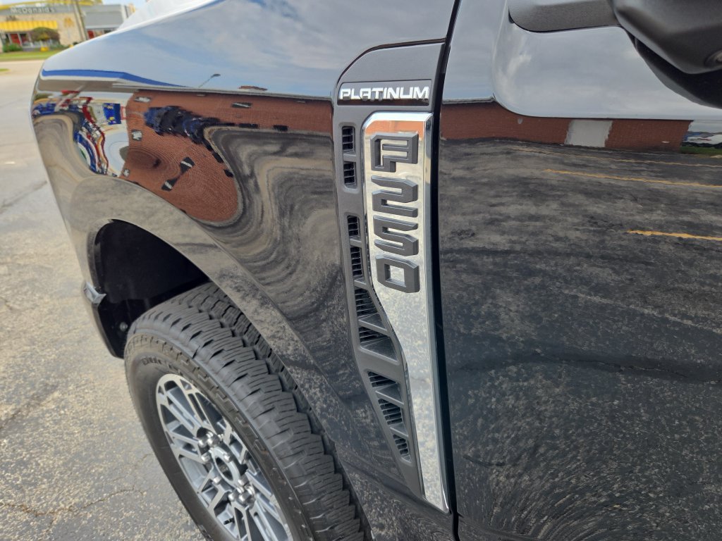 New 2027 Ford F250 Platinum w/ Platinum Plus Package AWD/4WD image 16
