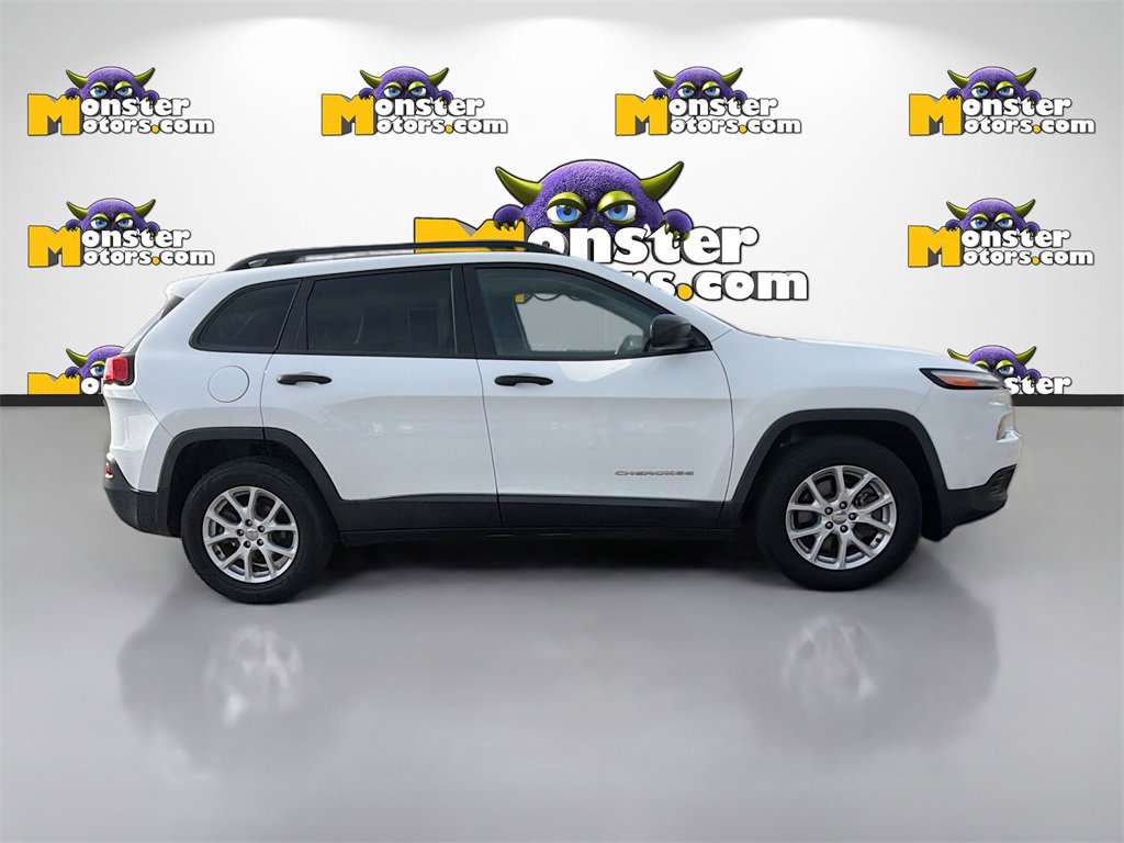 Used 2017 Jeep Cherokee Sport image 4