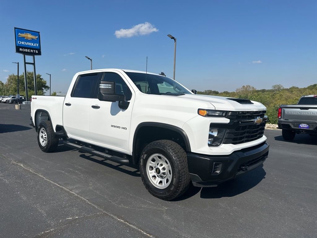Used 2024 Chevrolet Silverado 3500 W/T image 2