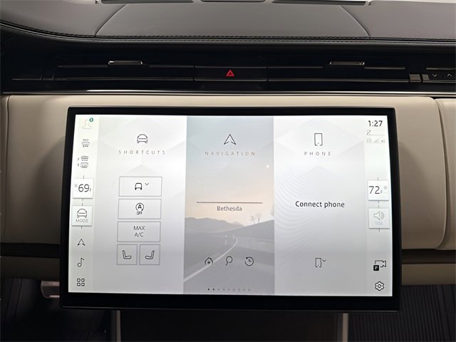 Used 2024 Land Rover Range Rover Long Wheelbase SE image 16