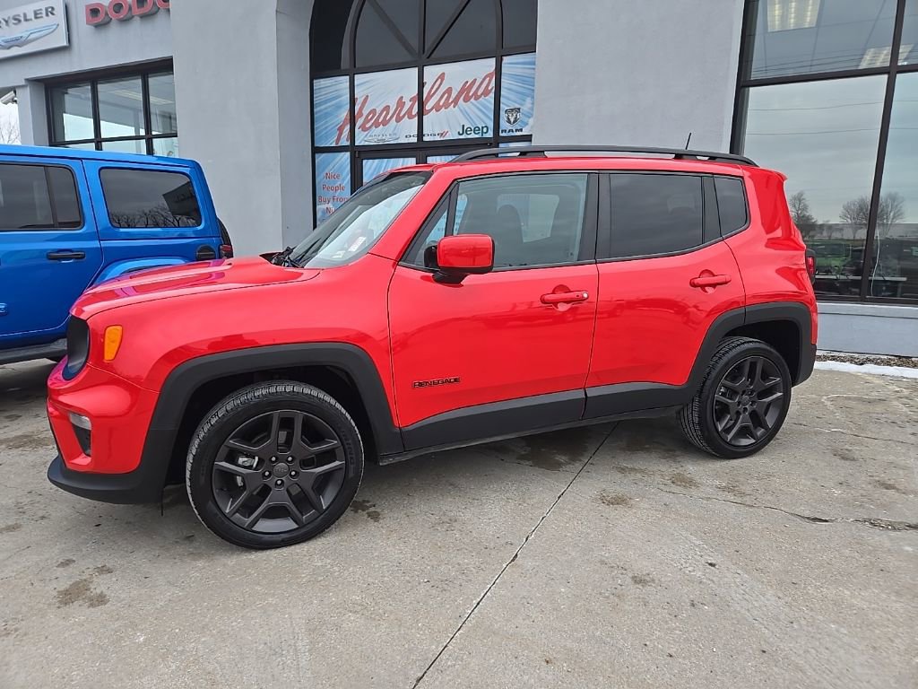 Used 2022 Jeep Renegade Latitude w/ Sun/Sound Group image 4