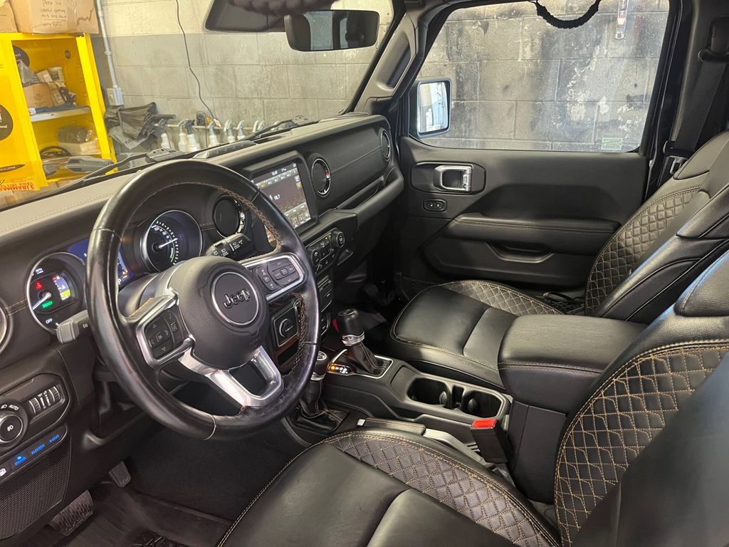 Used 2022 Jeep Wrangler Unlimited Sahara AWD/4WD image 36