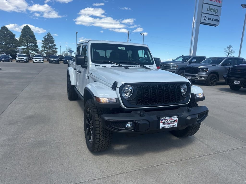 New 2025 Jeep Gladiator Sport image 7