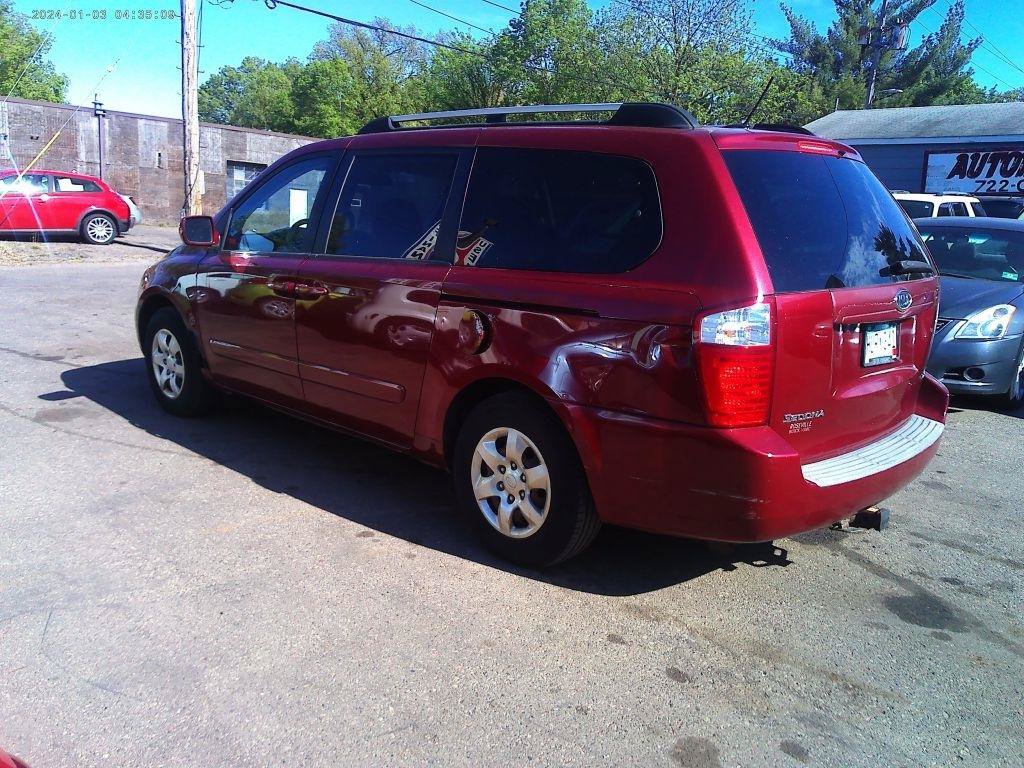 Used 2009 Kia Sedona LX FWD image 3