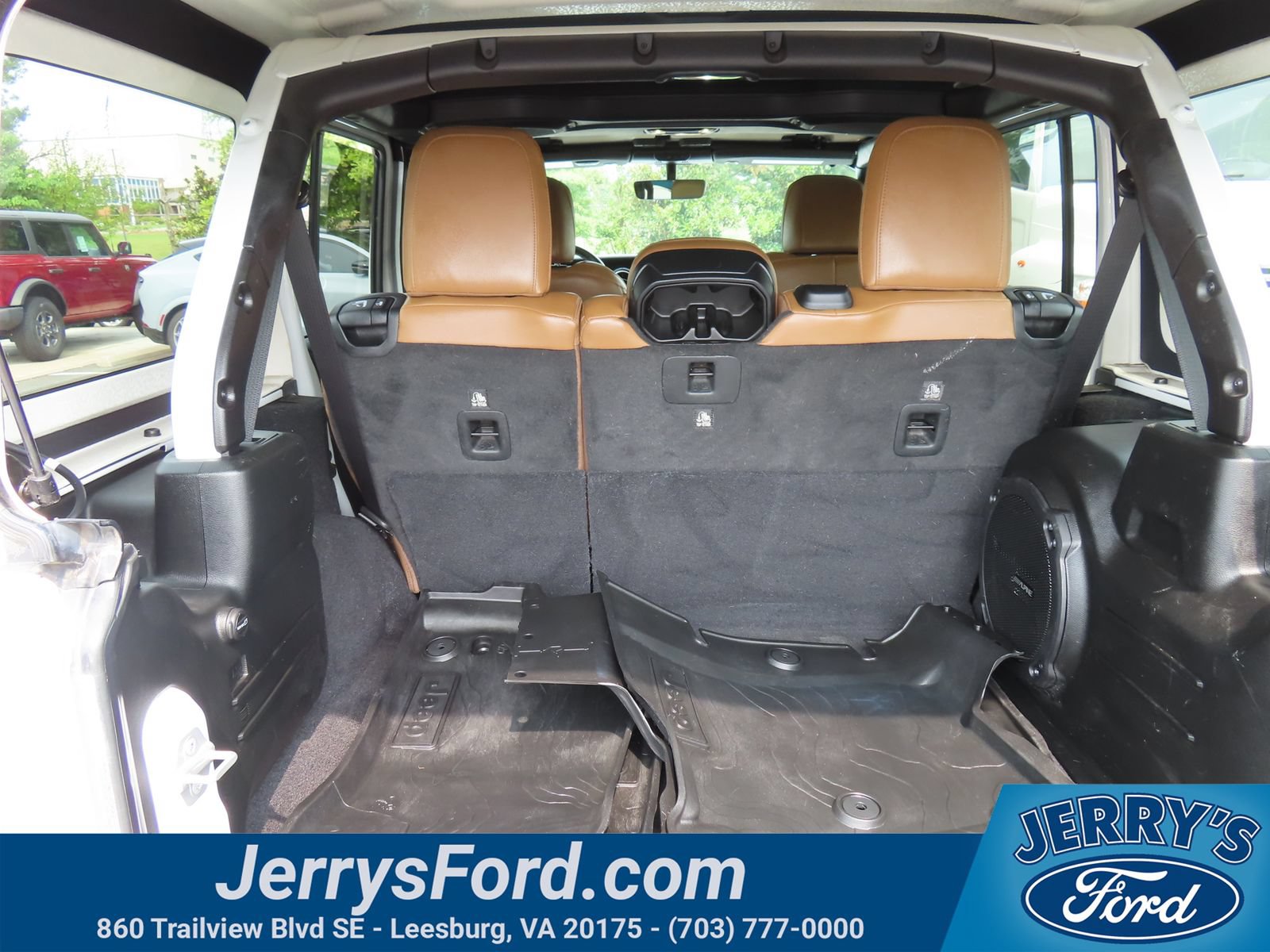 Used 2020 Jeep Wrangler Unlimited Sahara AWD/4WD image 38