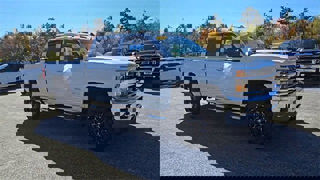 Used 2019 Chevrolet Silverado 2500 LTZ w/ Vortec Plus Package image 2