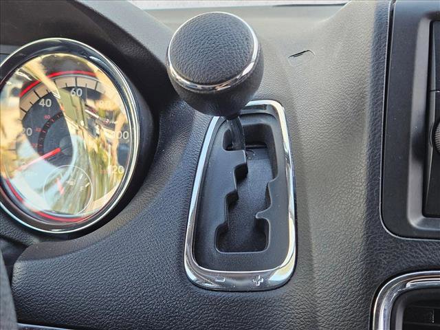 Used 2016 Dodge Grand Caravan SXT image 12
