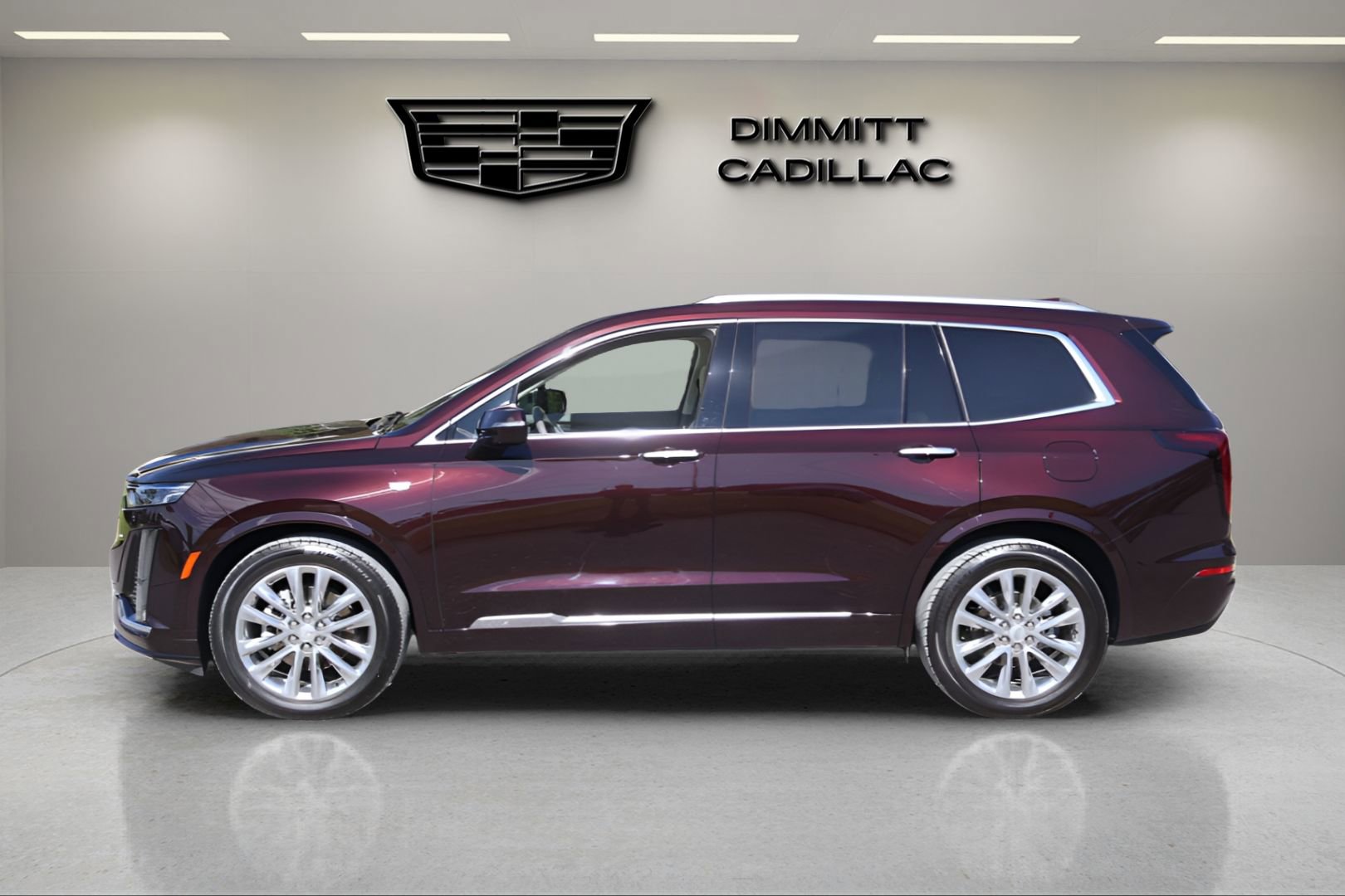 Used 2021 Cadillac XT6 Premium Luxury FWD image 2