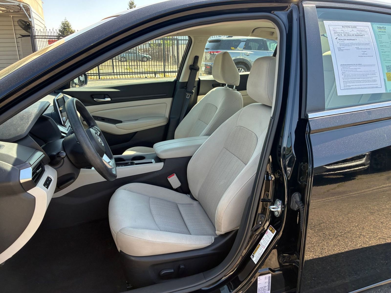 Used 2025 Nissan Altima 2.5 SV FWD image 27