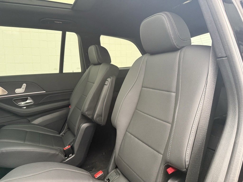Used 2025 Mercedes-Benz GLS 450 4MATIC image 36