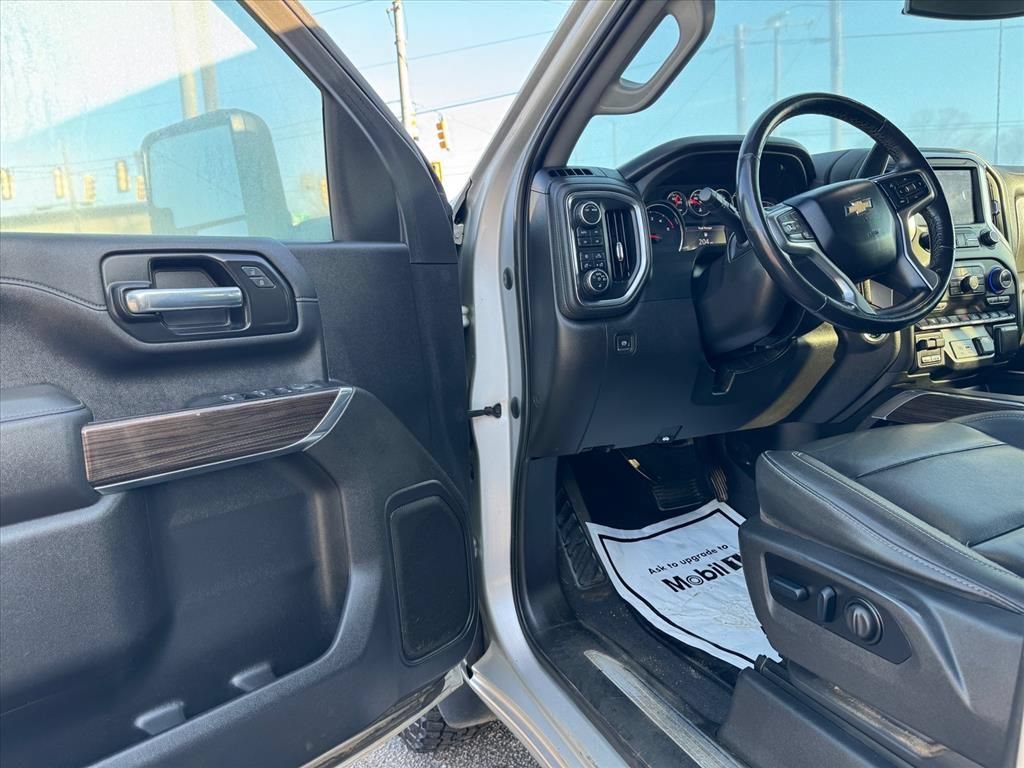 Used 2022 Chevrolet Silverado 3500 LT AWD/4WD image 13