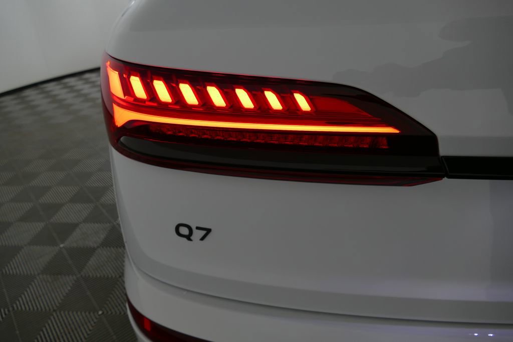 New 2026 Audi Q7 3.0T Premium Plus AWD/4WD image 2