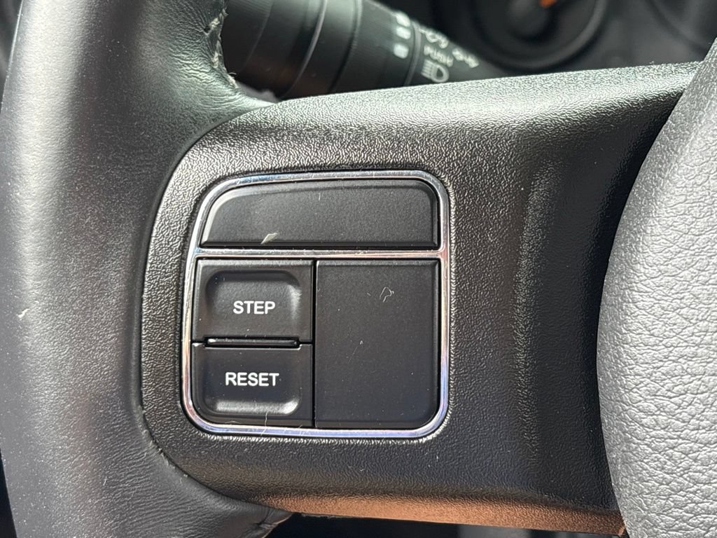 Used 2017 Jeep Patriot Latitude AWD/4WD image 19