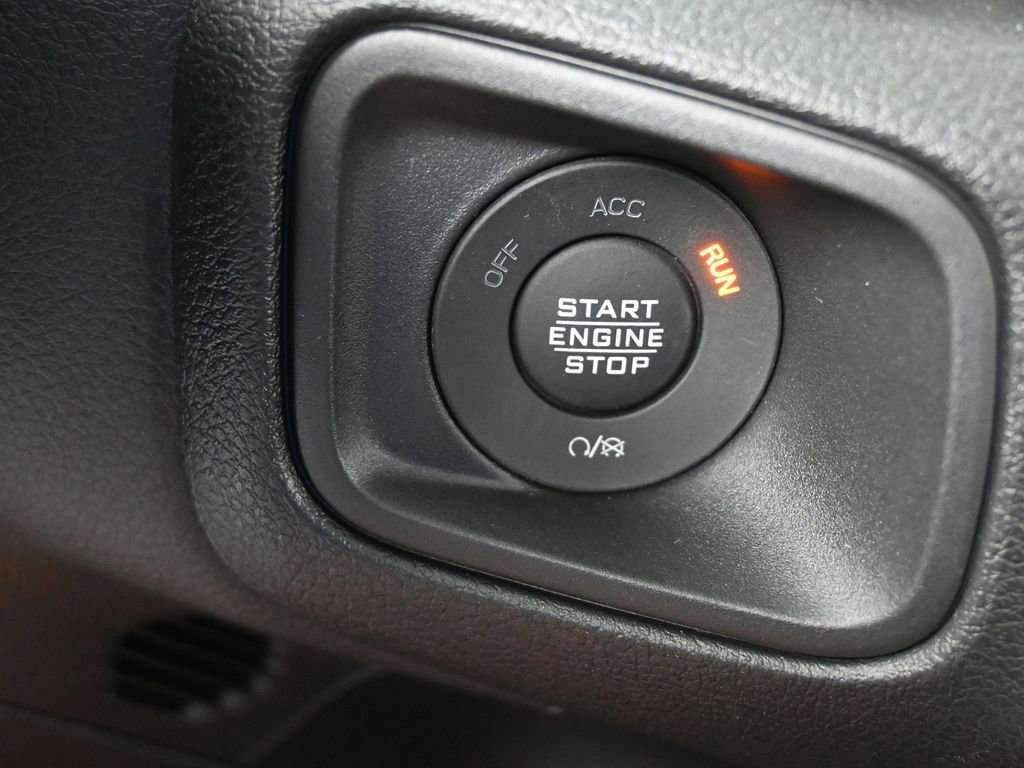 Used 2025 Jeep Gladiator Sport image 22