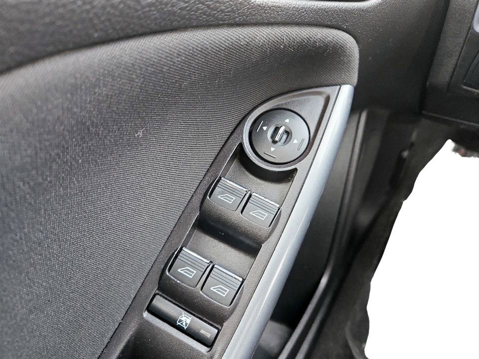 Used 2012 Ford Focus Titanium image 22