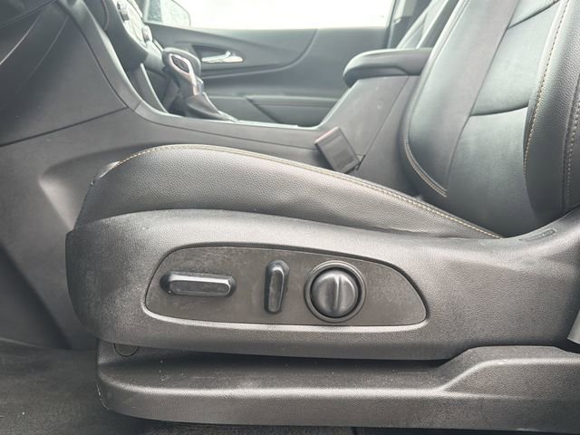 Used 2023 Chevrolet Equinox Premier image 24