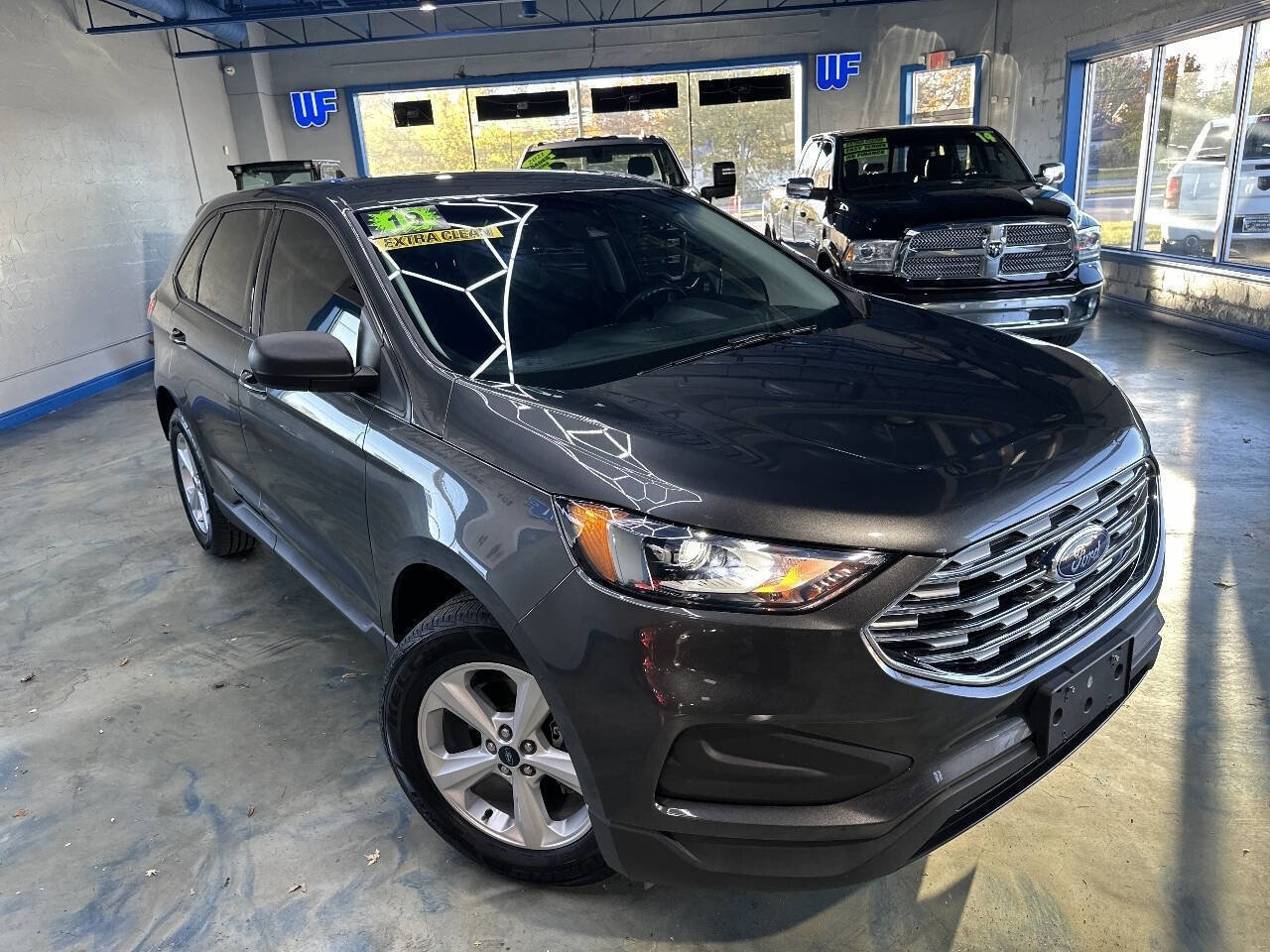 Used 2019 Ford Edge SE image 4