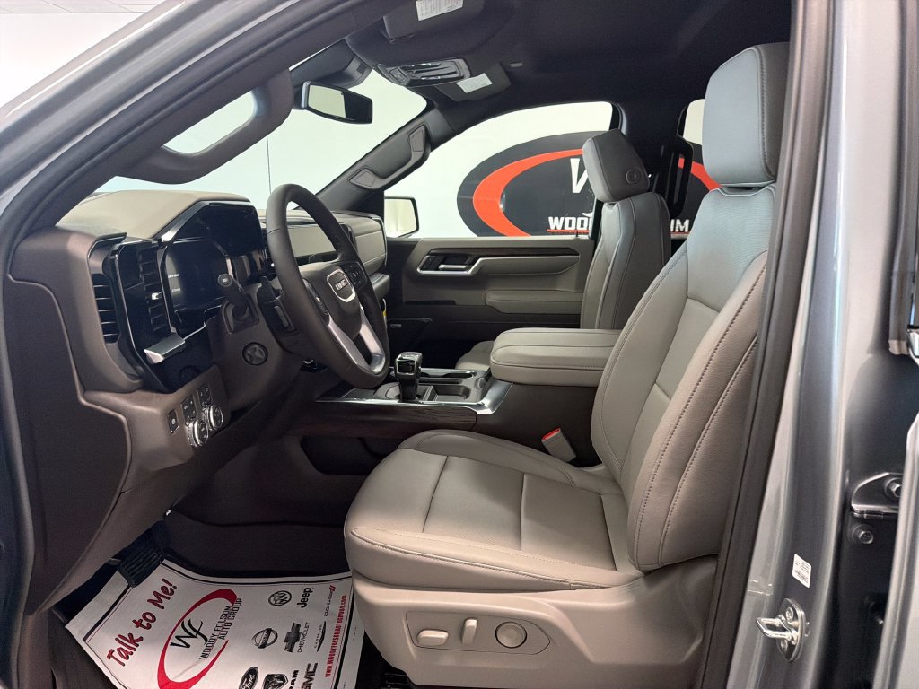 New 2026 GMC Sierra 1500 SLT w/ SLT Premium Package AWD/4WD image 9