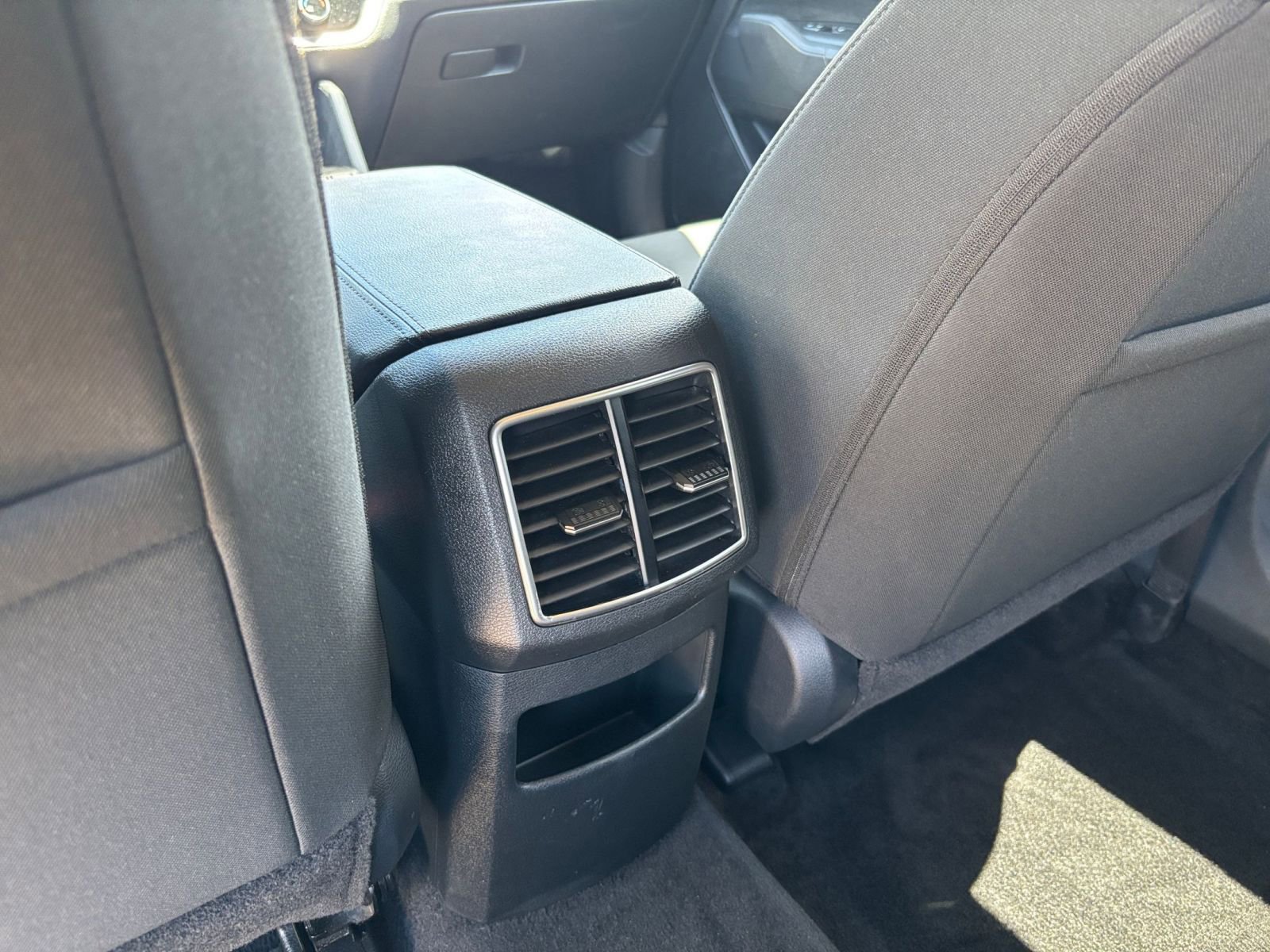 Used 2025 Kia Sportage LX FWD image 22