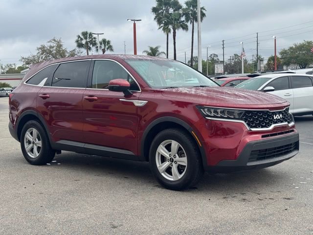 Used 2022 Kia Sorento LX image 3