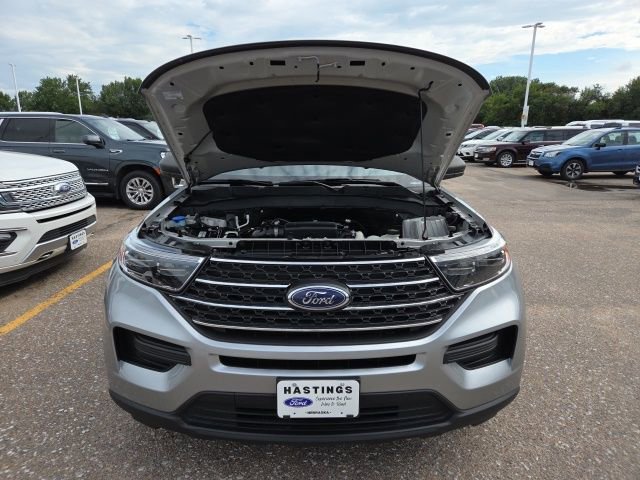 Used 2022 Ford Explorer XLT image 11
