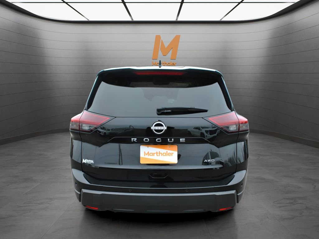 Used 2025 Nissan Rogue SV AWD/4WD image 3