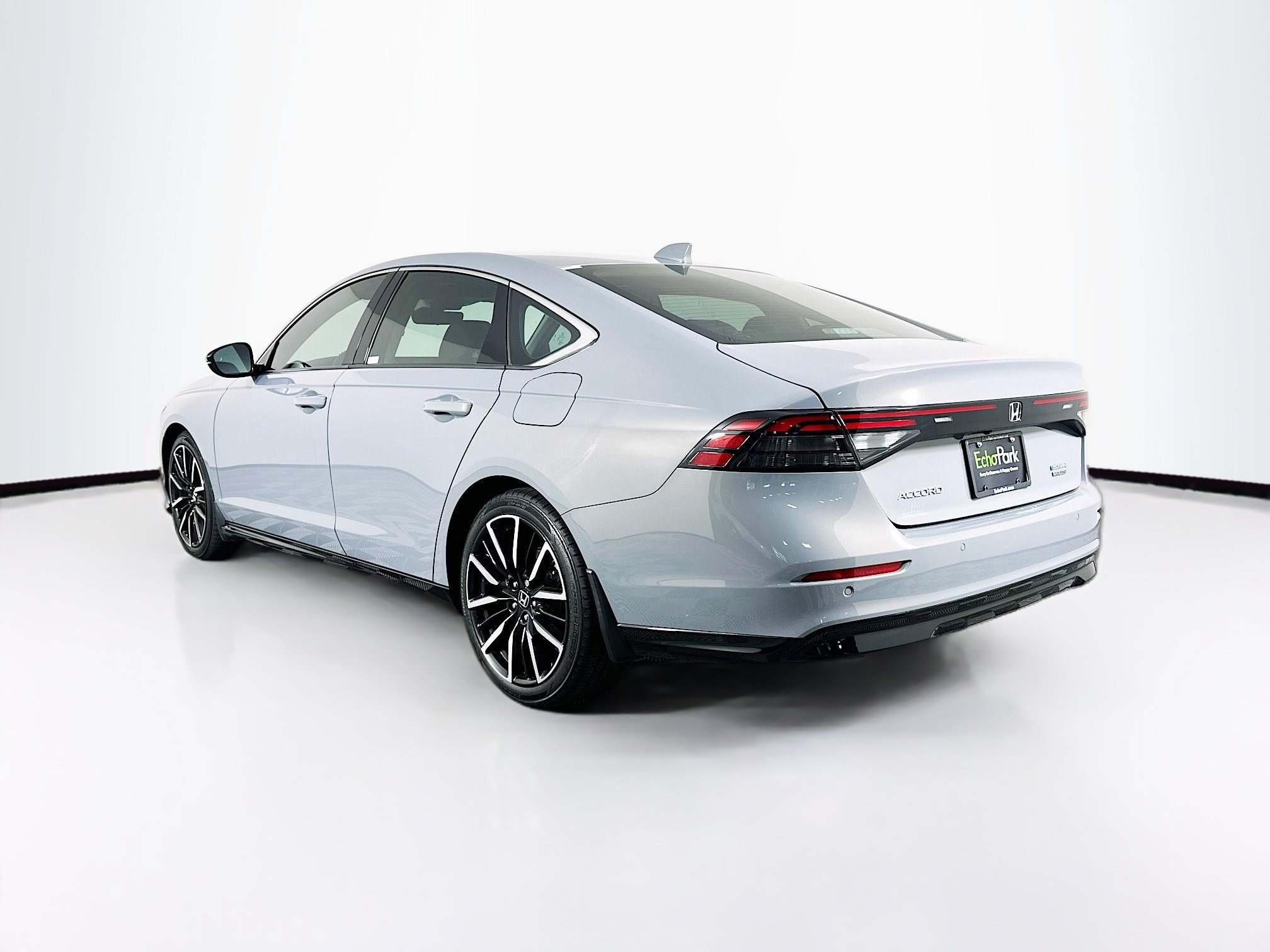 Used 2023 Honda Accord Touring image 5
