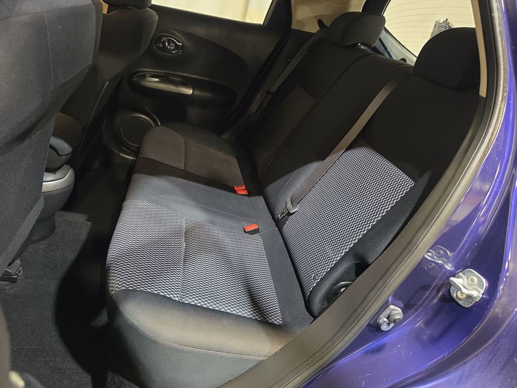 Used 2015 Nissan Juke S image 24
